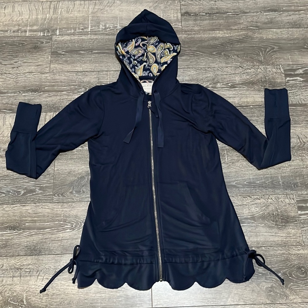 Envy’s Tree zip up hoodie size small
